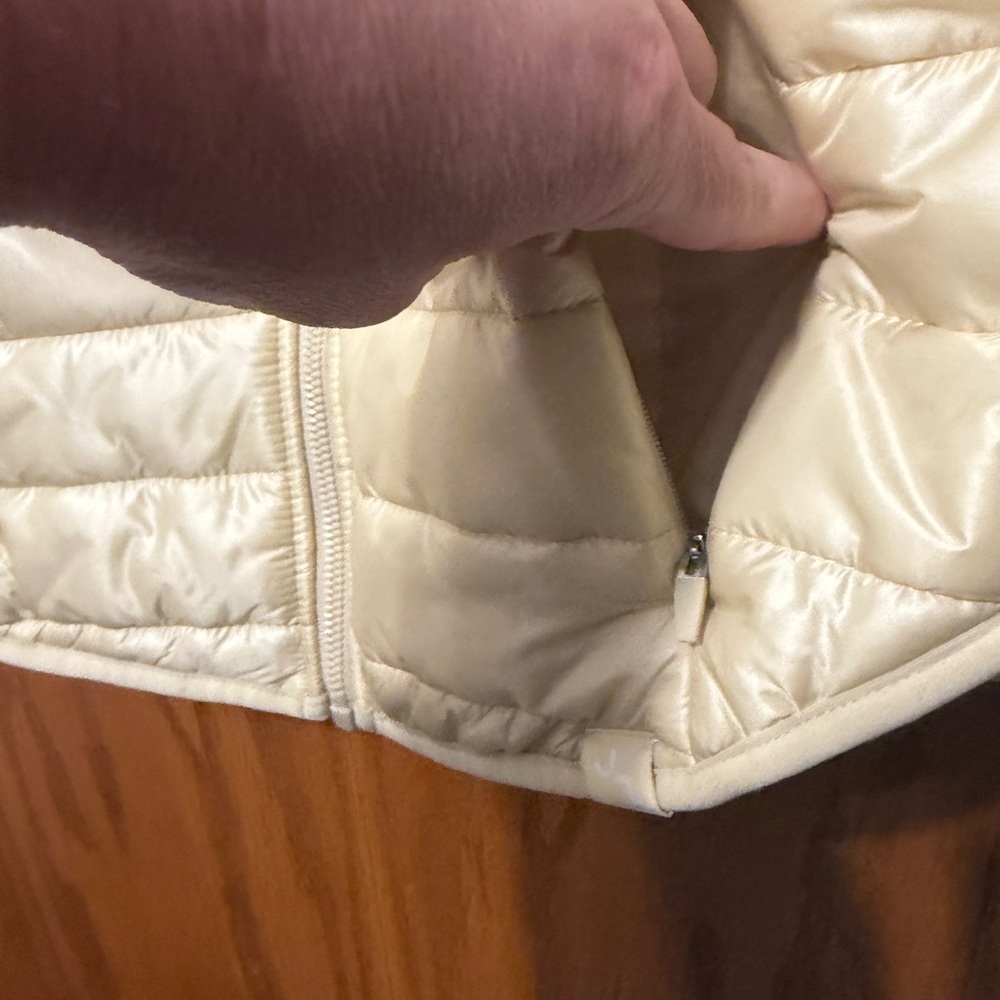 Ivory JoyLab Quilted Puffer Vest Size Medium - Picture 6 of 11